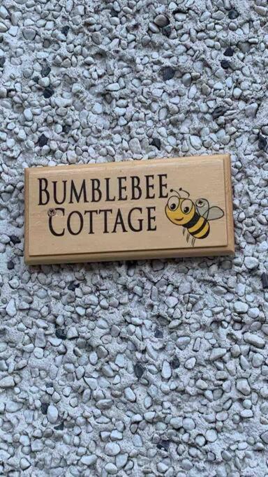 Bumblebee Cottage 多尼戈尔 外观 照片